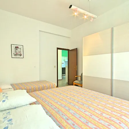 Sunny Coastal Escape With Shared Garden شقة *