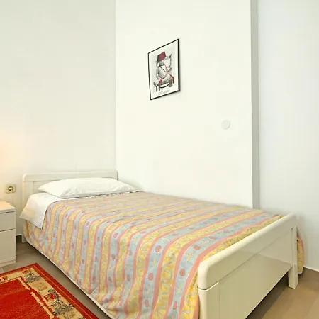 Sunny Coastal Escape With Shared Garden أوماغ