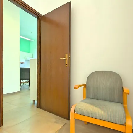 Apartament Sunny Coastal Escape With Shared Garden Umag